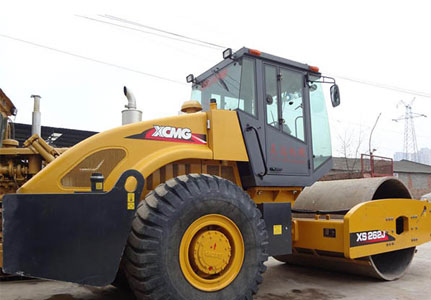 五峰做好这几点可延长压路机的使用寿命